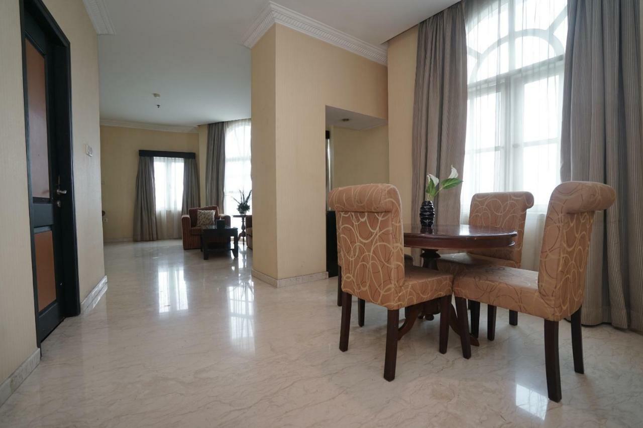 Capital O 1128 Hotel Imara Palembang Ngoại thất bức ảnh