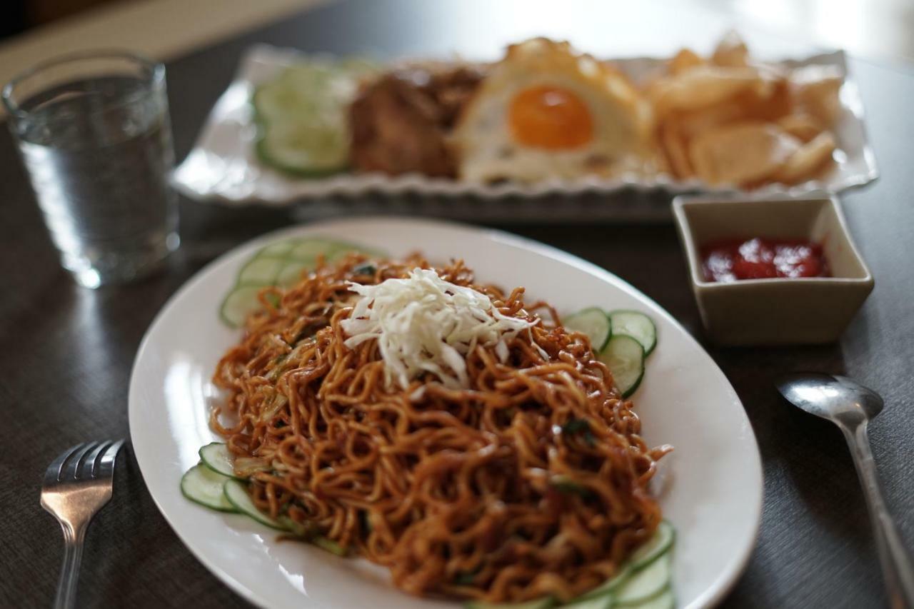 Capital O 1128 Hotel Imara Palembang Ngoại thất bức ảnh